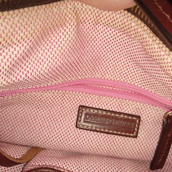 Dooney and Bourke signature letter carrier bag. - Picture 9 of 9